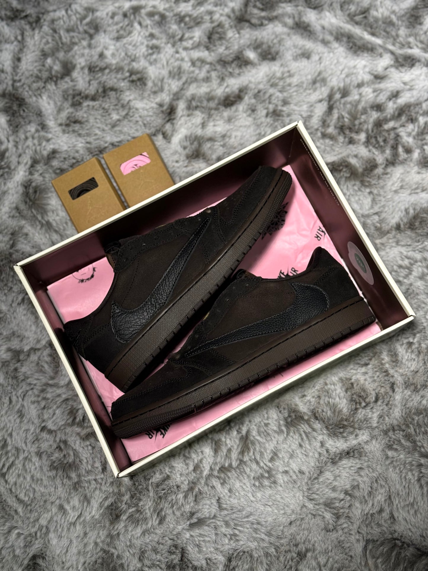 Jordan 1 Low Travis Scott Velvet Brown