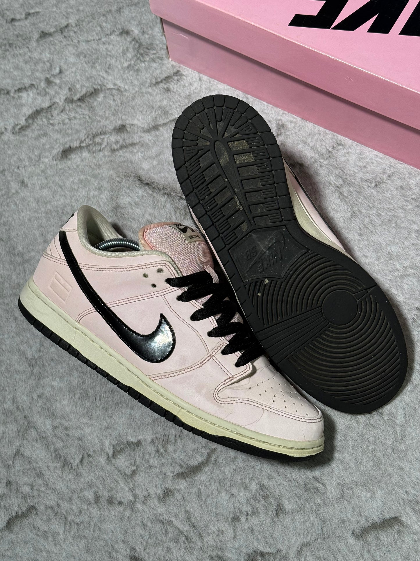 Nike SB Dunk Low Pink Box